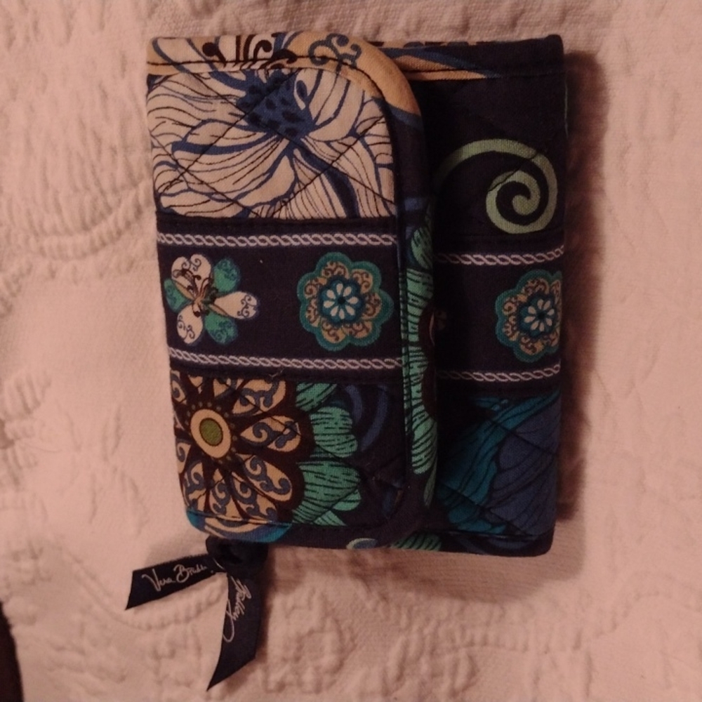 Pre-owned Vera Bradley Blue quilted lightweight trifold wallet